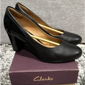 Clark’s Basil Auburn Black Comb Cuir Noir Comb Clarks